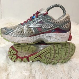 Brooks Ravenna 6 Running Sneaker Size 7.5 Medium B